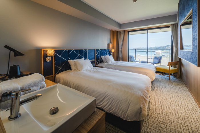 スーペリアツインルーム　瀬戸内海ビュー＆バルコニー付き