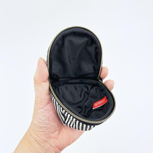 スヌーピーのキャップ型ポーチ