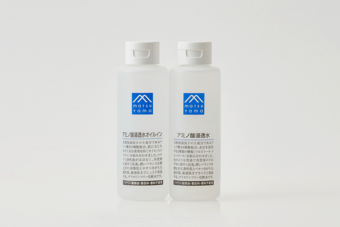 化粧水は「アミノ酸浸透水オイルイン」「アミノ酸浸透水」の2種類に