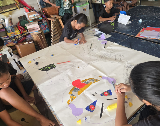 今回のテーマ「オゴオゴ」を描く子どもたち