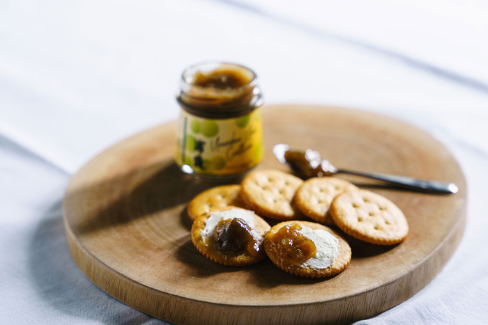 クラッカーにクリームチーズと合わせて