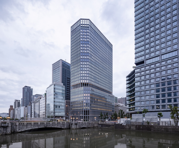 建物外観（北西方より昼間外観）