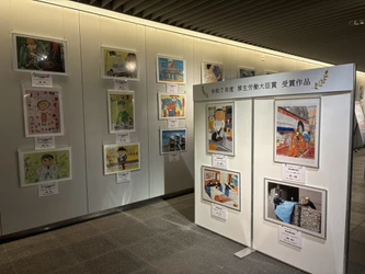 障害のある方が描いた絵画と“働く姿”を捉えた写真、 入賞80作品を展示　 「障害者雇用支援月間」作品展示会を札幌、大阪、福岡で開催