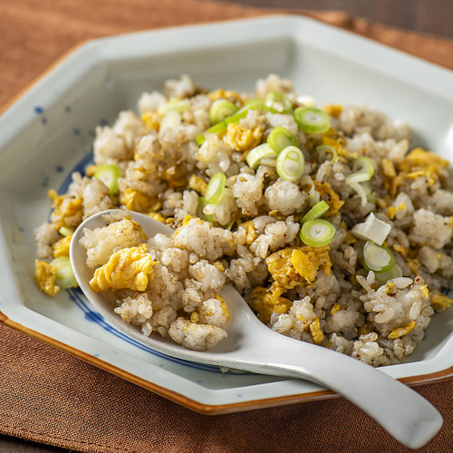 黒チャーハン（黒胡麻坦々めんつゆ使用）