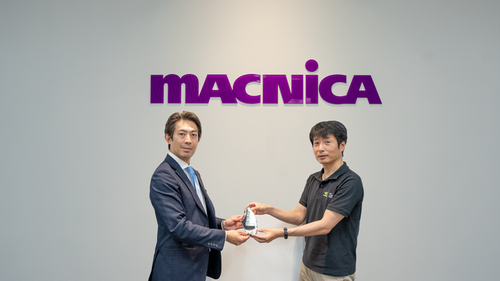 左：株式会社マクニカ　クラビス カンパニー プレジデント 伊藤 啓介 右：エヌビディア合同会社 パートナー事業部 事業部長 岩永 秀紀 氏