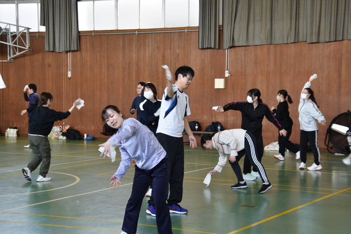 ティッシュペーパーを使った運動