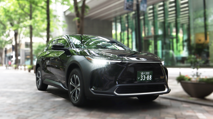 国際ハイヤー初のEV車両