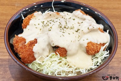 アリオリペペクリームかつ丼
