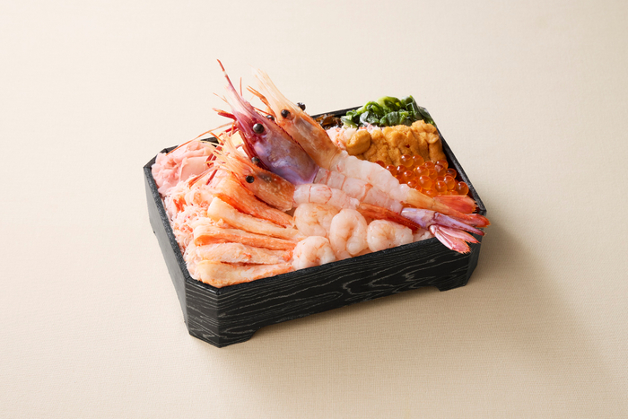 【魚と肉と北海道 蔵】 「幻のブドウ海老贅沢弁当」