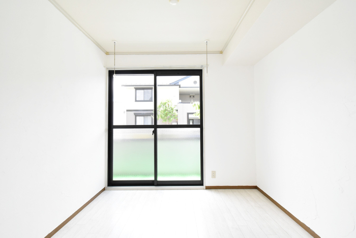 統一感がある部屋は、特に緑を置くと、映える部屋になります