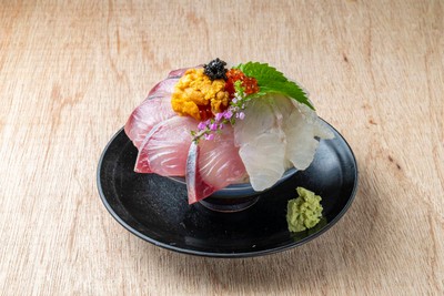 部(ブ)リチョウ丼