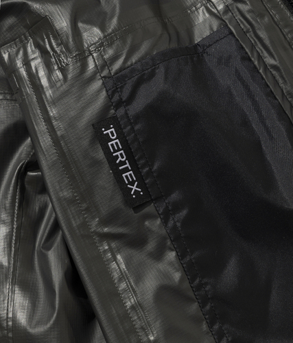 リサイクルナイロンを使用したPERTEX(R)SHIELDPROのミニリップストップ素材。