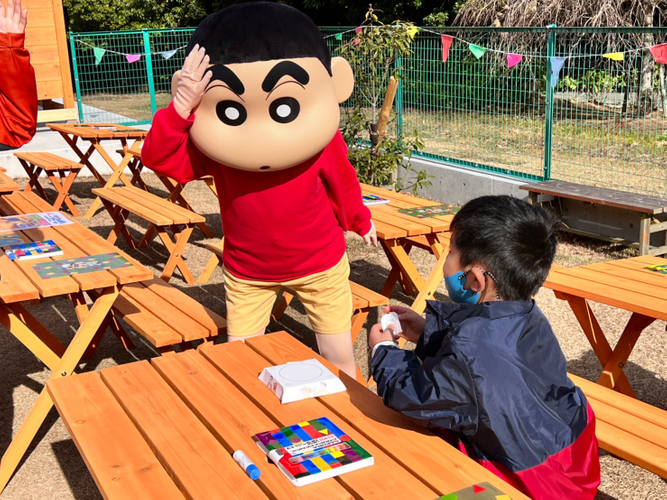 ▲クラフト体験中に、しんちゃんが会いに来てくれるかも！？