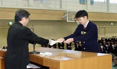 近大附属広島高校福山校「令和7年度（第54回）卒業証書授与式」　福山市内の高校で最も早い卒業式を挙行し、226名が巣立つ