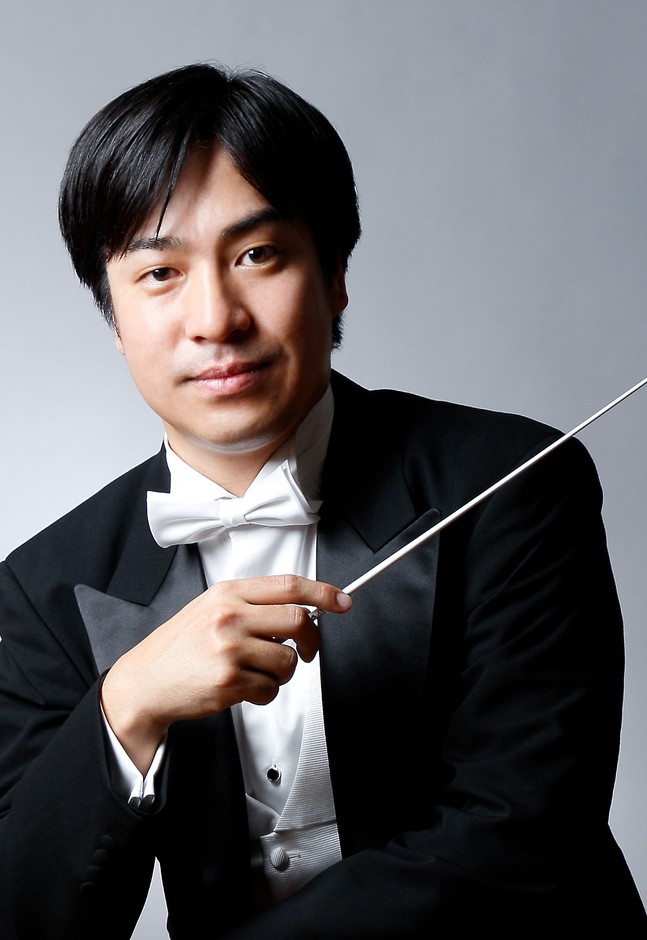 指揮・音楽監督:井田 勝大 ©Ayumu Gombi