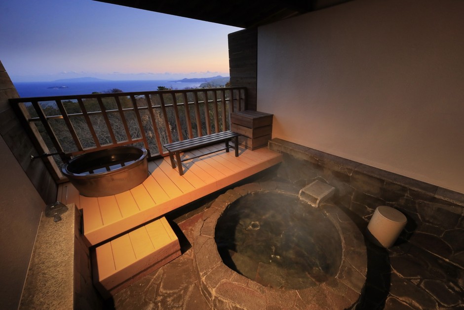 星空と伊豆山温泉を堪能する<大浴場>