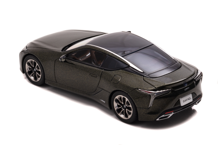 LC500h PATINA Elegance Terraine Khaki Mica Metallic：後