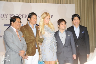 Azure成功!Paris Hiltonとロビーアントニオ