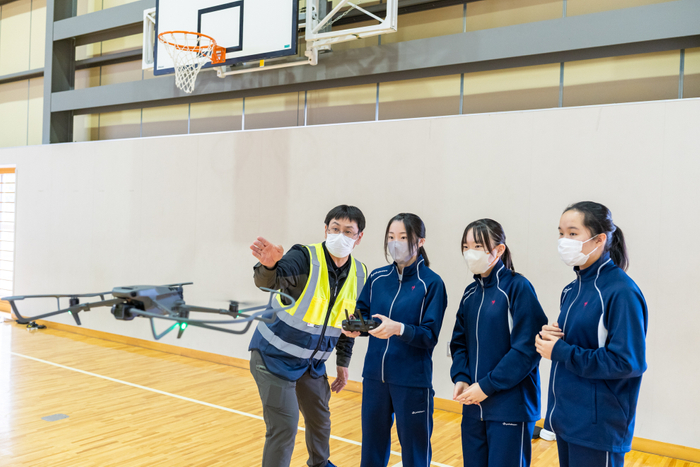 ドローンの操縦体験