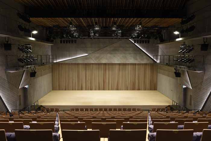 会場：西神中央ホール