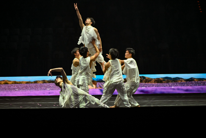 こちらも集団演技の１場面（&copy;Der Bildj&auml;ger）