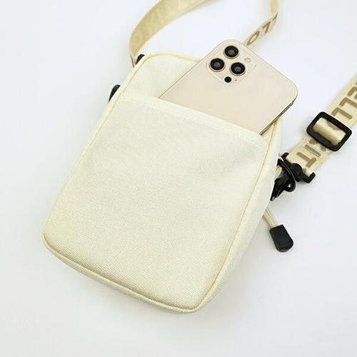 キティのショルダーバッグ