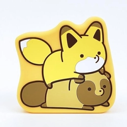 仲良しなタヌキとキツネのイラストに和むポーチ特集!家や職場でコスメや文具、小物類をまとめておける便利なポーチ4選。