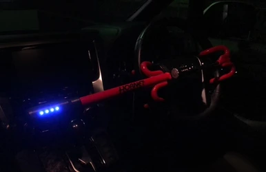 光で威嚇！車両盗難対策に有効な 4連青色LEDスキャナー付ホーネットハンドルロックを 2023年10月7日(土)より発売
