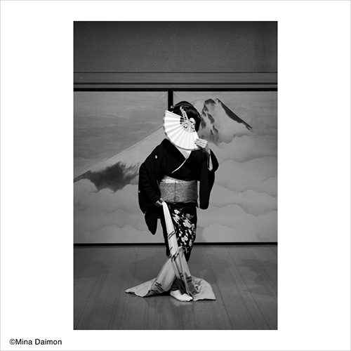 大門美奈「新ばし」：hidechiyo 01　A4サイズ88,000&ensp;円&ensp;(税込)/小全紙サイズ165,000&ensp;円&ensp;(税込)