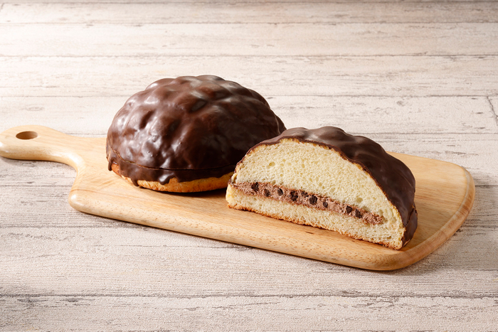 チョコにおぼれた大きなメロンパン(蒜山ジャージー牛乳使用)