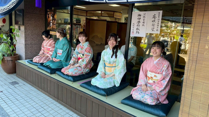 所望宿での女子学生
