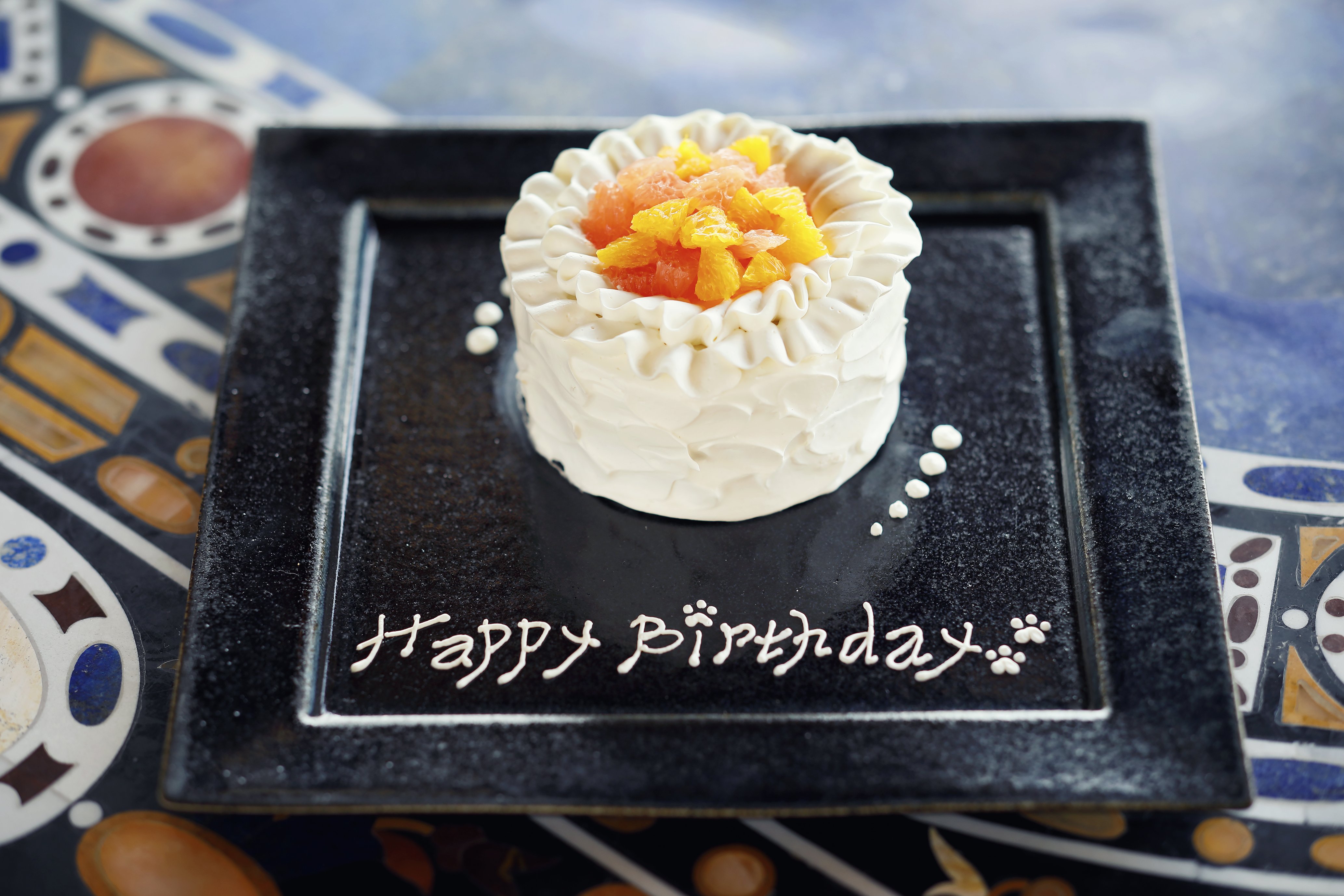 ▲オプション　体に優しいバースデーケーキ（乳・小麦・卵不使用）／3,630円（税・サ込）