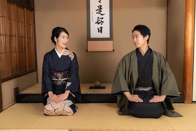 左：正絹大人着物レンタルプラン　右：男性着物レンタルプラン