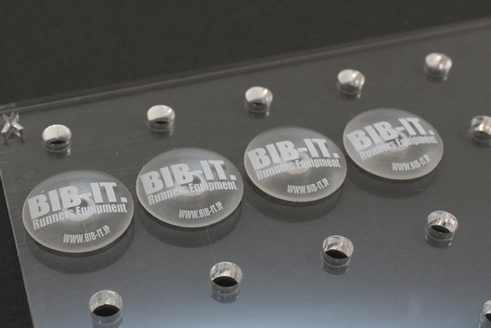 １層目にインクの透過遮蔽用のホワイトインクをプリント