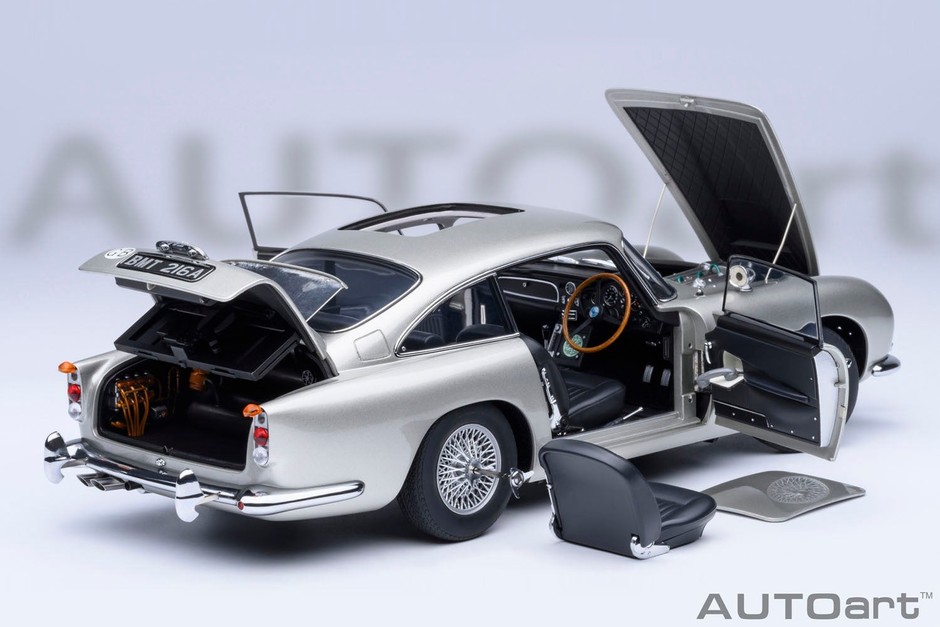 オートアート社製アストンマーチン DB5 「007/ゴールドフィンガー」