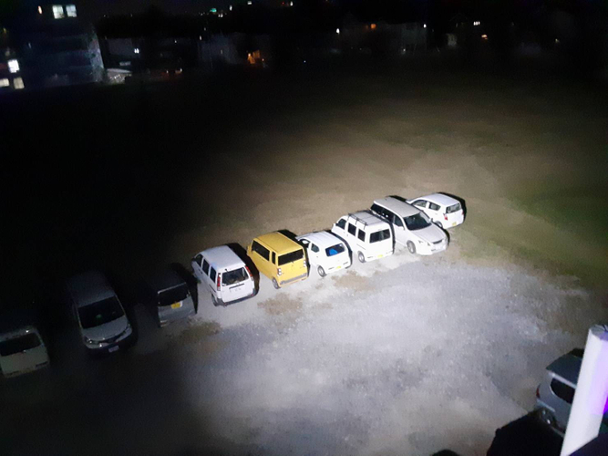 アステカスーパーライト160Wを4階から照射