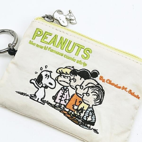 スヌーピーのパスポーチ