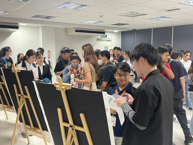 ポスターセッションの模様⑥