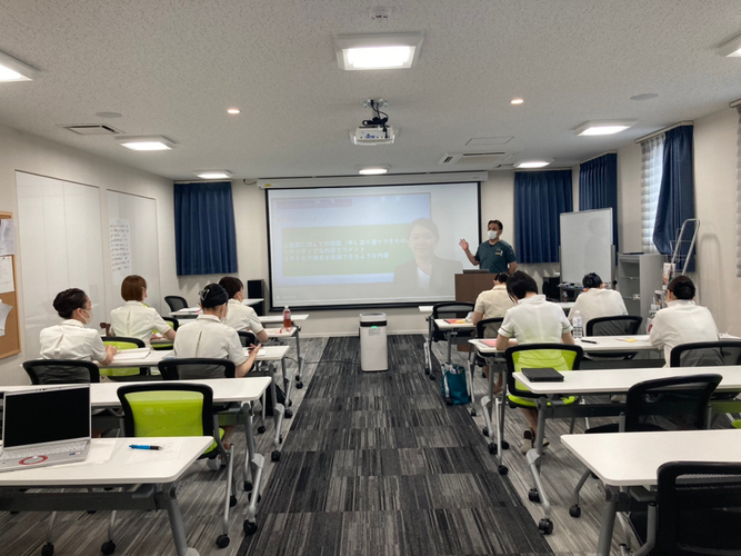 歯科衛生士が現場で学ぶ教育風景