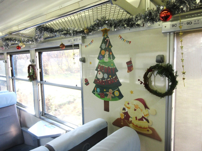車内をクリスマス仕様に装飾 イメージ2
