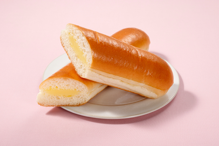 クリーム入れすぎ！？スティックパン(白バラ牛乳使用)