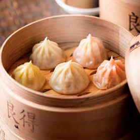 「良得小吃店(ヨシトクシャオチーテン)」三色小籠包