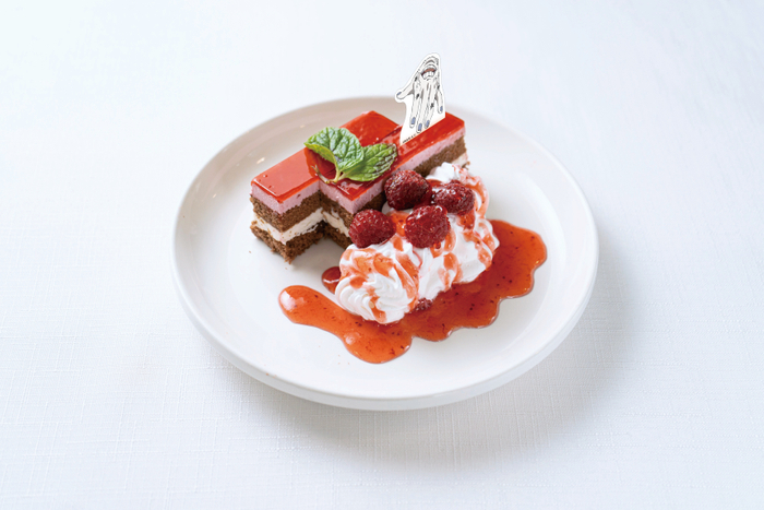 ▲お召し上がりぃぃい！魘夢のホイップベリーケーキ ／1,980円（税込）
