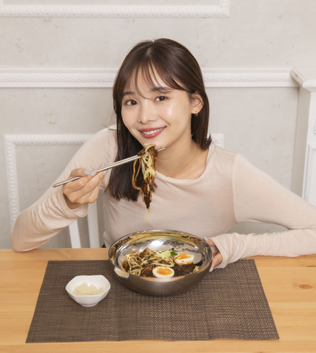 Qoo10 Presents「ドラマ観ながら、なに食べよ?」『スタートアップ!』編