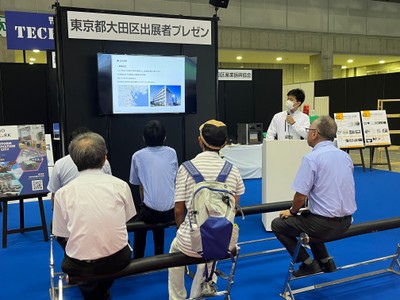 出展者プレゼンの様子