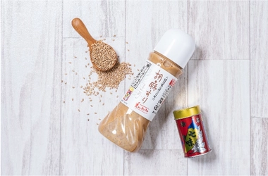 日本三大七味 八幡屋礒五郎とMr.カンカンがコラボした 「胡麻すり上手ドレッシング」が9月24日に発売！