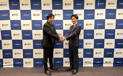 近畿大学長 松村到(左)、グーグル・クラウド・ジャパン合同会社 執行役員 和泉綾志氏(右)