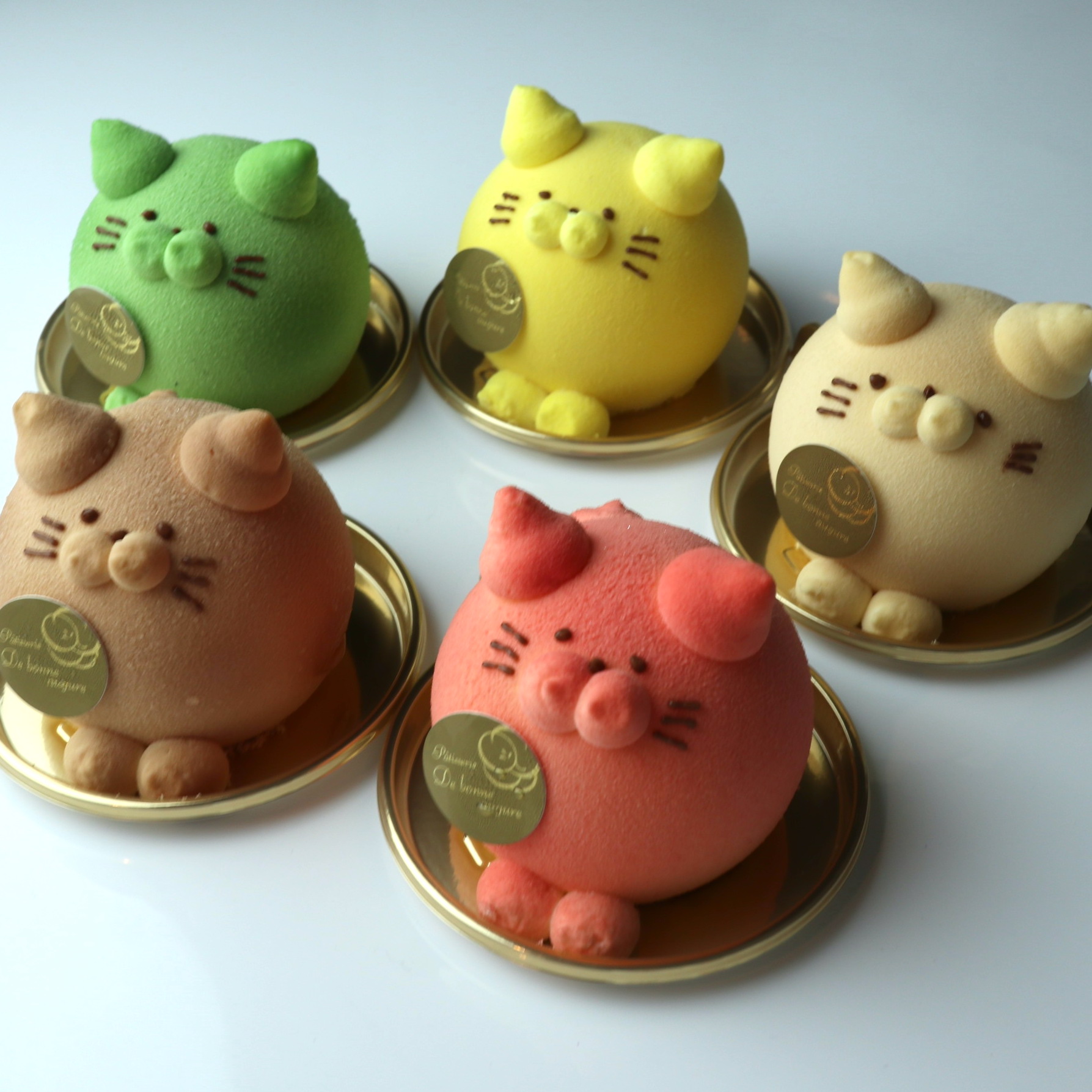 パティスリー ドゥ ボンヌ オーギュルのねこレンジャーケーキ