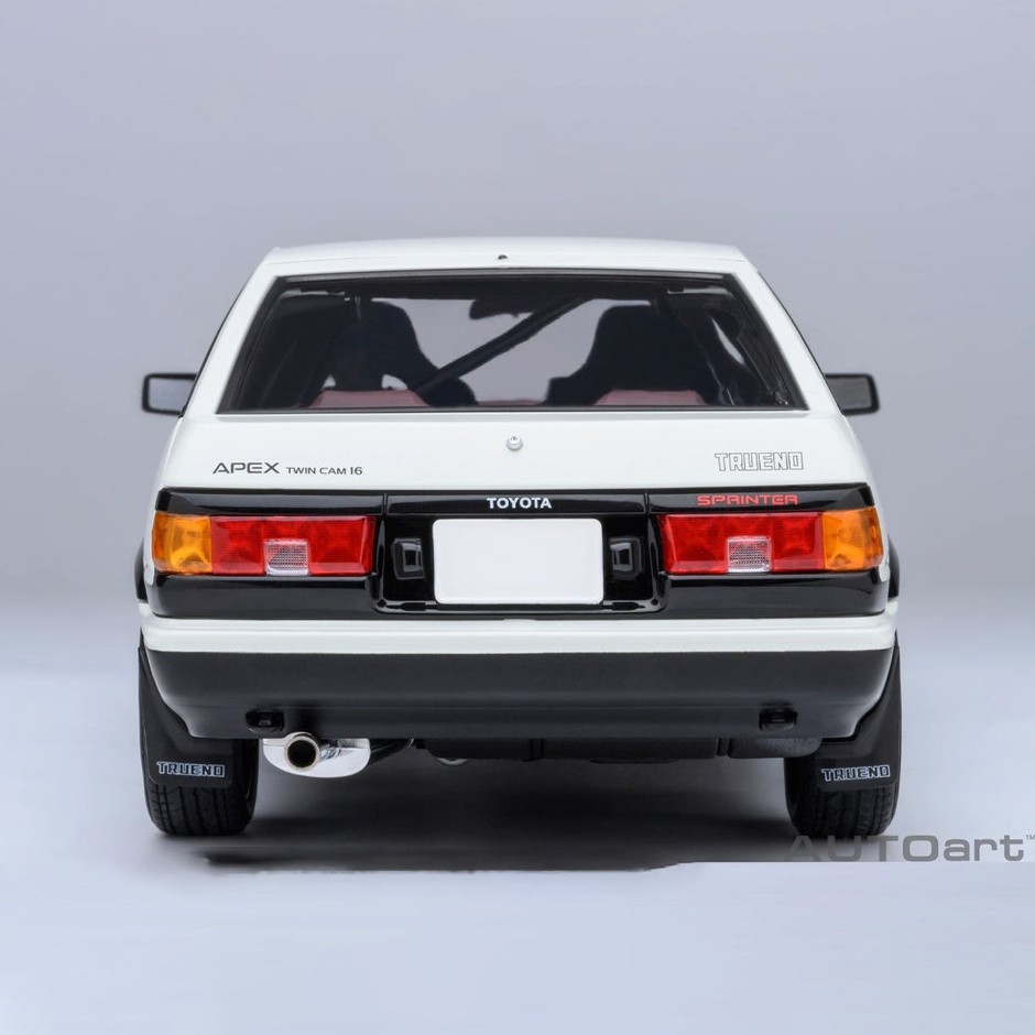 1/18スケール トヨタ スプリンター トレノ (AE86) 「頭文字D」（C）しげの秀一／講談社