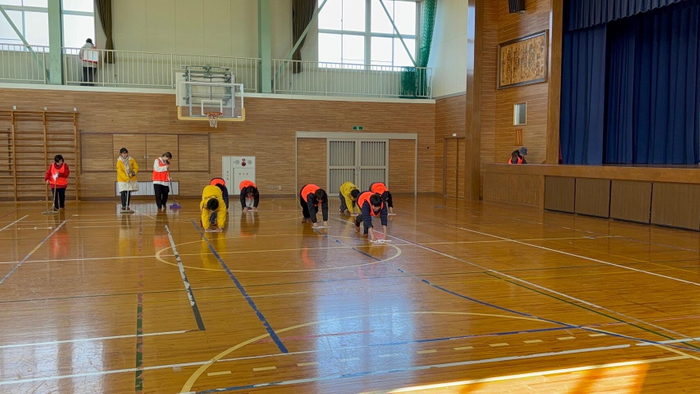 体育館での清掃活動